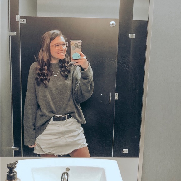 Meet your Posher, Raegan - Picture 2 of 3